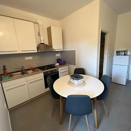 Kristijan Apartment *